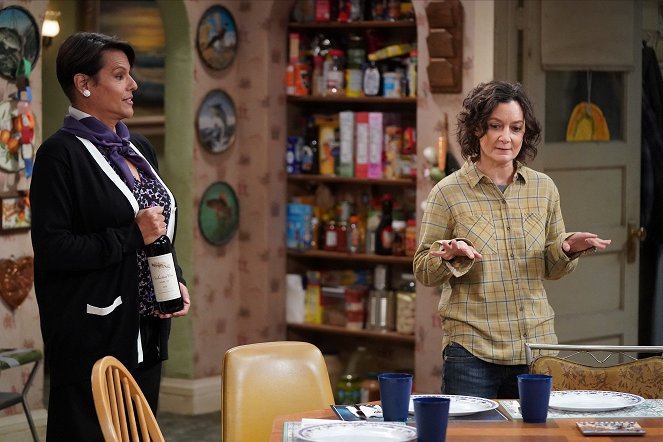 The Conners - Friends in High Places and Horse Surgery - Photos - Alexandra Billings, Sara Gilbert