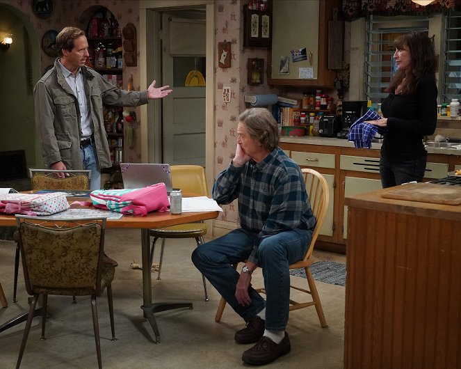 The Conners - Season 3 - Friends in High Places and Horse Surgery - Photos - Nat Faxon, John Goodman, Katey Sagal
