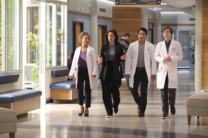 Dobrý doktor - Season 4 - Nováčci - Z filmu - Antonia Thomas, Christina Chang, Will Yun Lee, Freddie Highmore