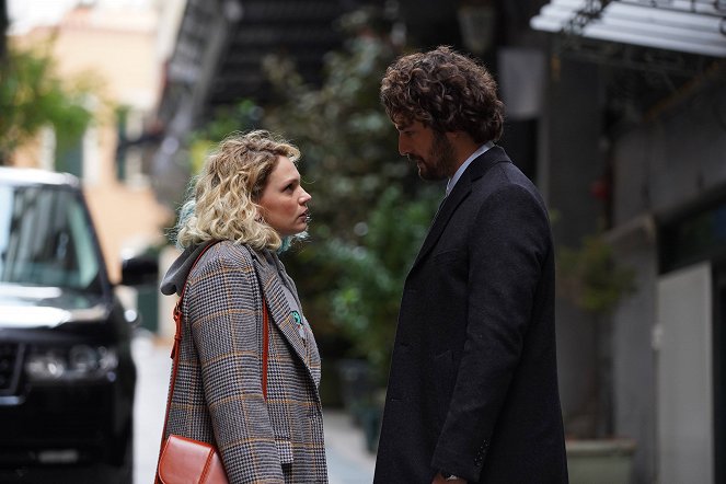 The Innocents - Episode 12 - Photos - Farah Zeynep Abdullah, Birkan Sokullu