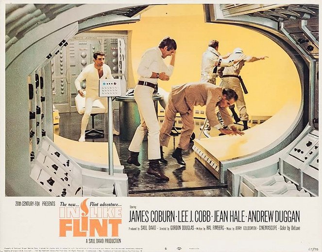 F comme Flint - Cartes de lobby - James Coburn