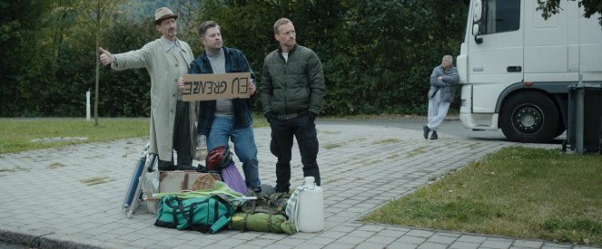 Einmal Flüchtling und zurück - Filmfotos - Gilbert von Sohlern, Andreas Birkner, Markus Ertelt