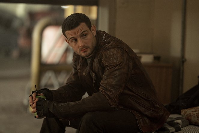 The Walking Dead: World Beyond - Truth or Dare - Photos - Nico Tortorella