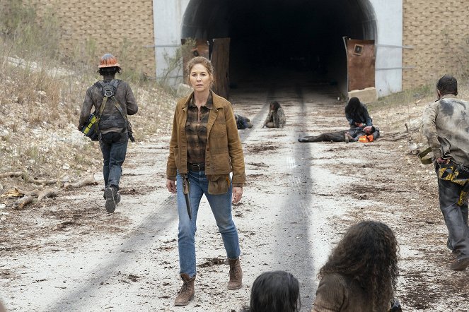 Fear the Walking Dead - Begrabe sie neben Jaspers Bein - Filmfotos - Jenna Elfman
