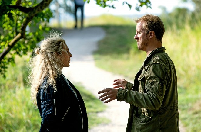 Maria Wern - Season 8 - Vihollinen joukossamme - Kuvat elokuvasta - Eva Röse, Erik Johansson