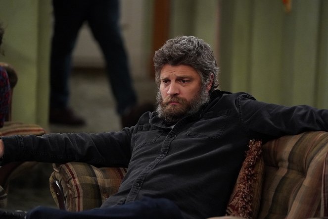 The Conners - Season 3 - Protest, Drug Test and One Leaves the Nest - Photos - Jay R. Ferguson