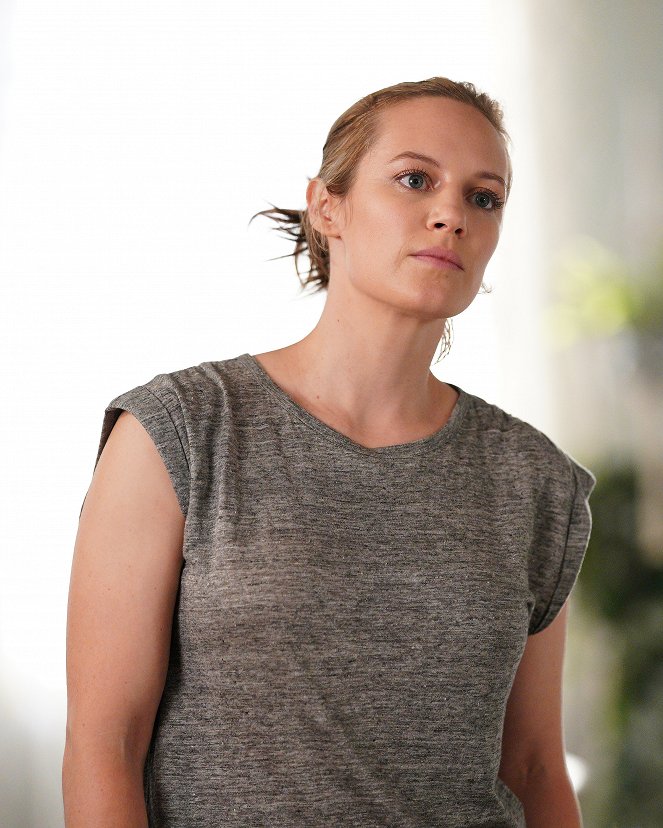Station 19 - Season 4 - Don't Look Back in Anger - Photos - Danielle Savre