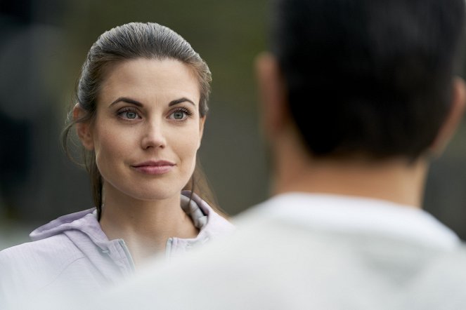 Chesapeake Shores - The End Is Where We Begin - Photos - Meghan Ory