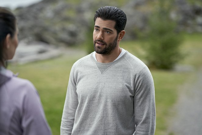 Chesapeake Shores - The End Is Where We Begin - Photos - Jesse Metcalfe