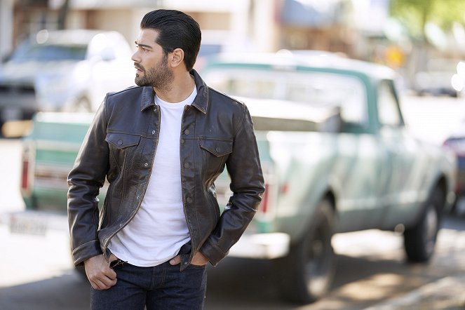Chesapeake Shores - Watercolors, Wishes, and Weddings - Photos - Jesse Metcalfe