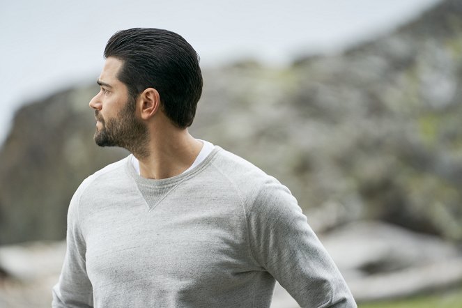 Chesapeake Shores - The End Is Where We Begin - Photos - Jesse Metcalfe