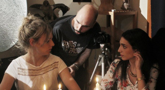 The Woman who Spoke with the Dead - Making of - Maya Reyes, César del Álamo, Nüll García