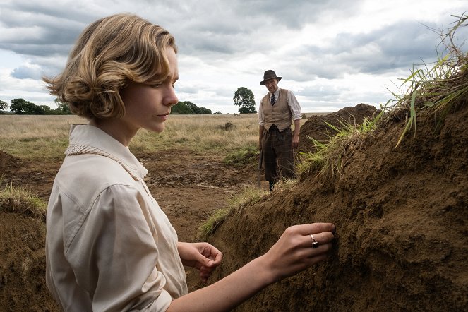 Wykopaliska - Z filmu - Carey Mulligan, Ralph Fiennes