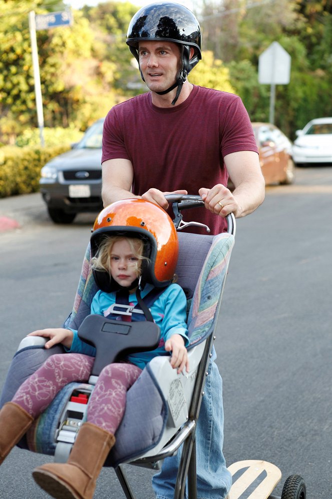 Raising Hope - Season 3 - Throw Maw Maw from the House, Part One - Photos - Garret Dillahunt