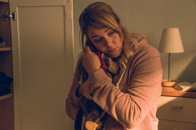 Zerrissen - Zwischen zwei Müttern - Film - Alwara Höfels