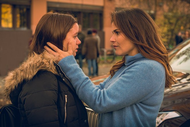 Zerrissen - Zwischen zwei Müttern - Kuvat elokuvasta - Lilly Barshy, Katharina Wackernagel