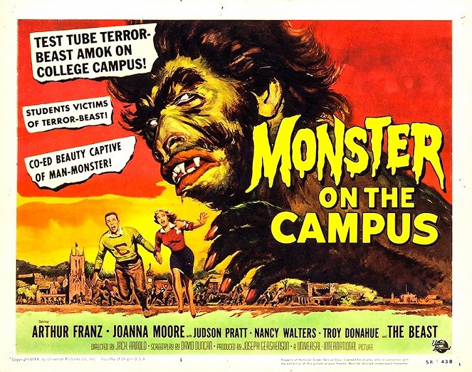 Monster on the Campus - Vitrinfotók