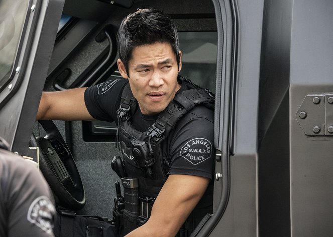 S.W.A.T. - Season 4 - Terrorzelle - Filmfotos - David Lim