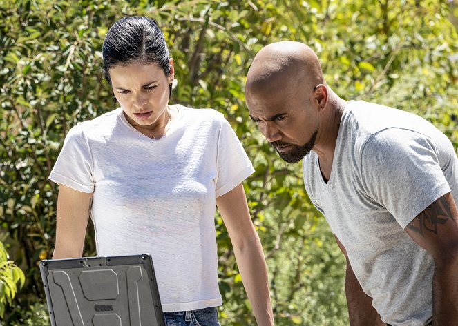 S.W.A.T. - Stakeout - Photos - Lina Esco, Shemar Moore