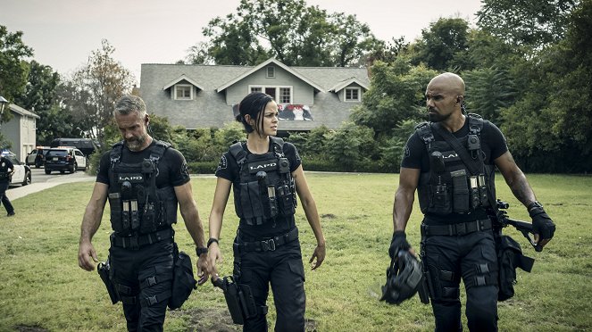 S.W.A.T. - Season 4 - Memento Mori - De la película - Jay Harrington, Lina Esco, Shemar Moore