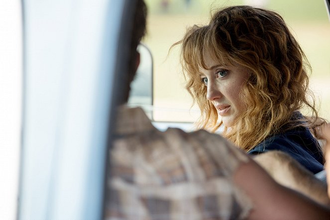 Burden: A Redenção - Do filme - Andrea Riseborough