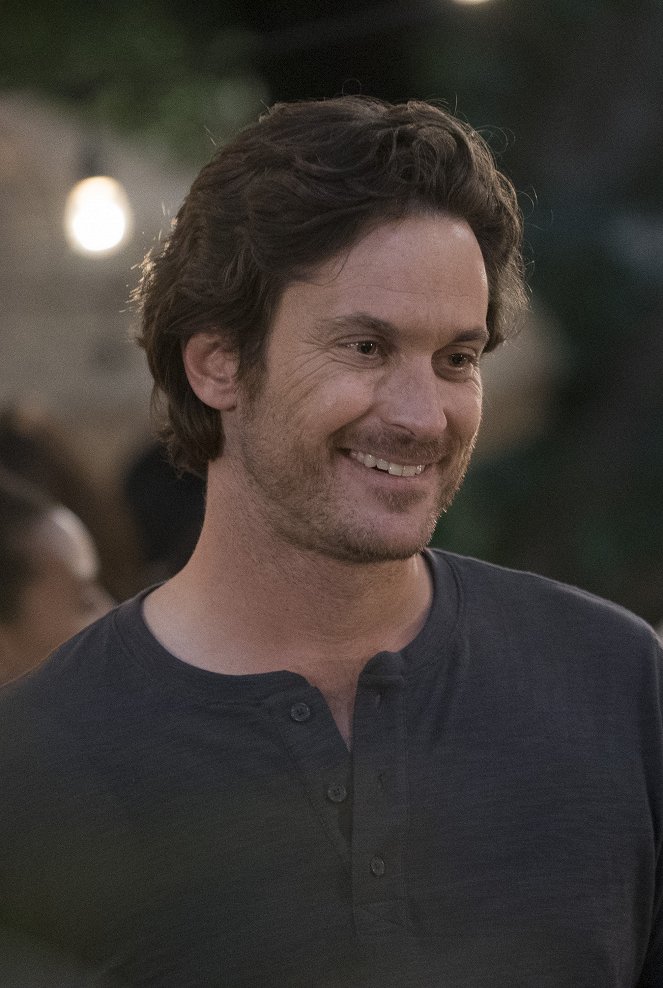 Splitting Up Together - Heat Wave - Photos - Oliver Hudson