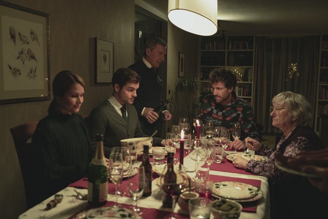 Visita de Navidad - Ensalada de patata y salchichas - De la película