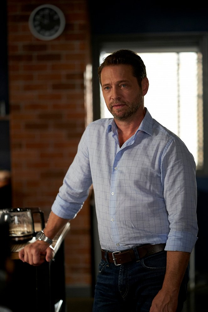 Private Eyes - Gumbo for Hire - Photos - Jason Priestley