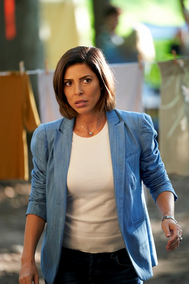 Private Eyes - Season 4 - The Proof Is out There - Photos - Cindy Sampson