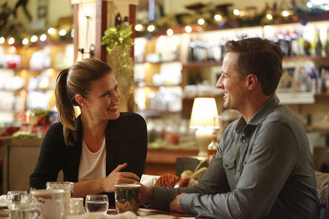 'Tis the Season for Love - De la película - Sarah Lancaster, Brendan Penny