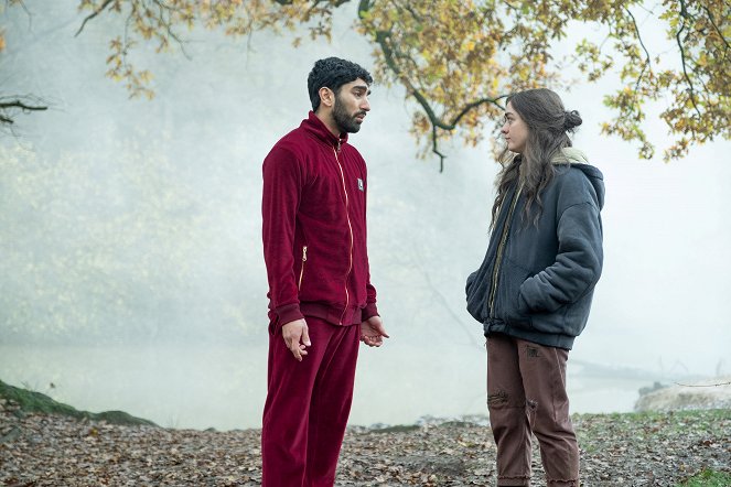 Two Weeks to Live - Episode 3 - Film - Mawaan Rizwan, Maisie Williams