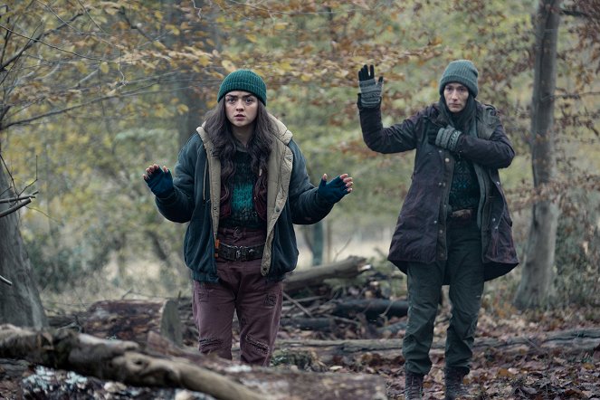 Two Weeks to Live - Episode 6 - Photos - Maisie Williams, Sian Clifford