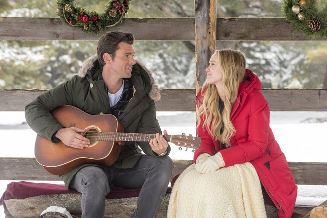 A Song for Christmas - Filmfotos - Kevin McGarry, Becca Tobin