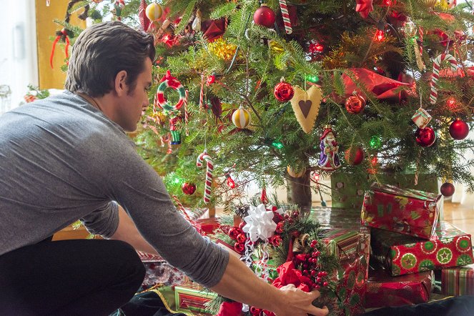 A Song for Christmas - Filmfotos - Kevin McGarry