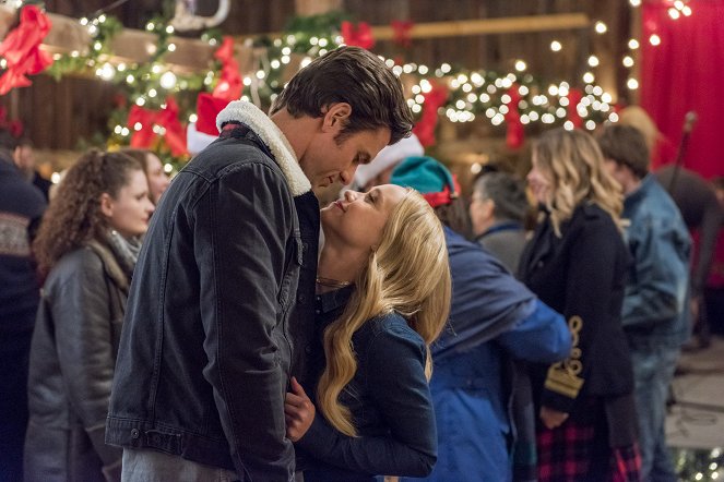 A Song for Christmas - Photos - Kevin McGarry, Becca Tobin