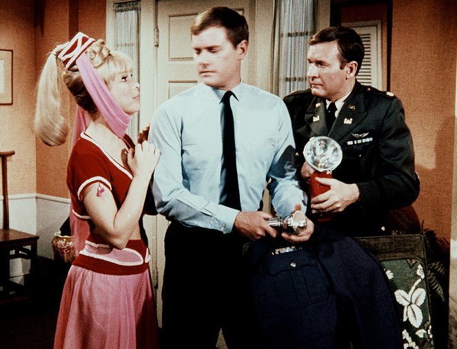 I Dream of Jeannie - My Master, the Spy - Van film - Barbara Eden, Larry Hagman