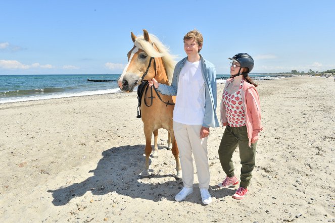 Kreuzfahrt ins Glück - Hochzeitsreise an die Ostsee - Film - Valentin von Falkenhayn, Tamara Röske