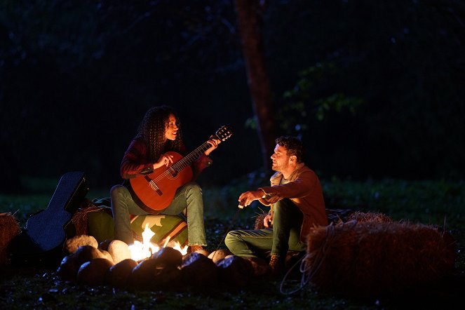 Šíre nebo - Nedokončené záležitosti - Z filmu - Kylie Bunbury, Ryan Phillippe