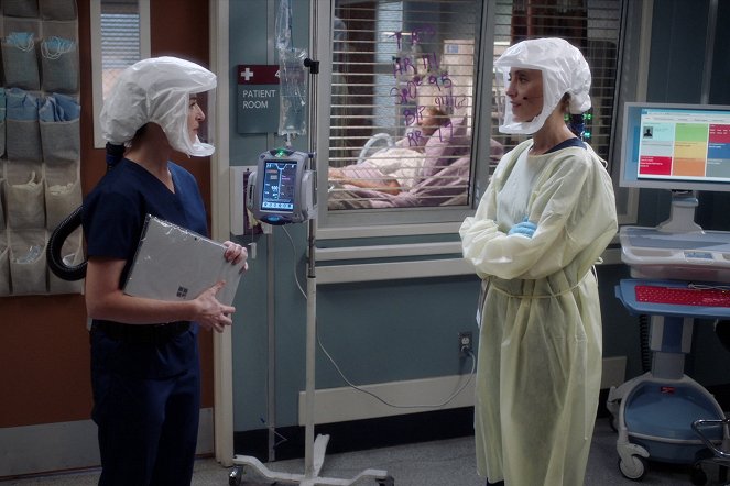 Grey's Anatomy - Fight the Power - Photos - Caterina Scorsone, Kim Raver