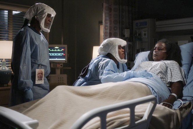 Grey's Anatomy - Fight the Power - Photos - James Pickens Jr., Chandra Wilson