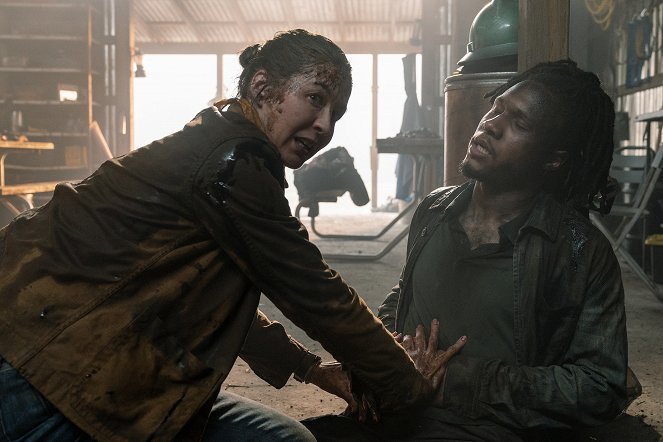 Fear the Walking Dead - Zakopcie ją obok nogi Jaspera - Z filmu