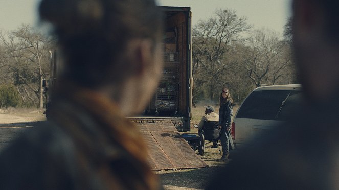 Fear the Walking Dead - Enterre-la près de la jambe de Jasper - Film