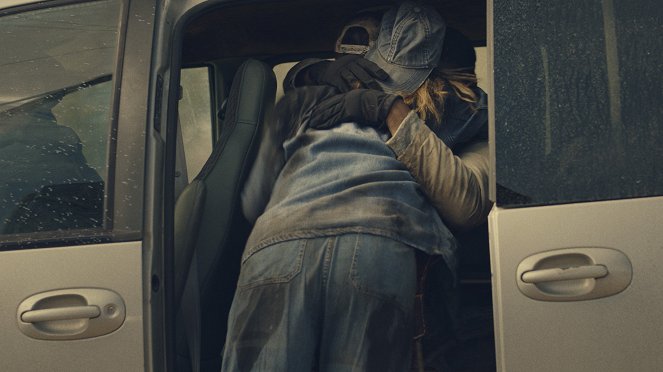 Fear the Walking Dead - Bury Her Next to Jasper's Leg - Van film