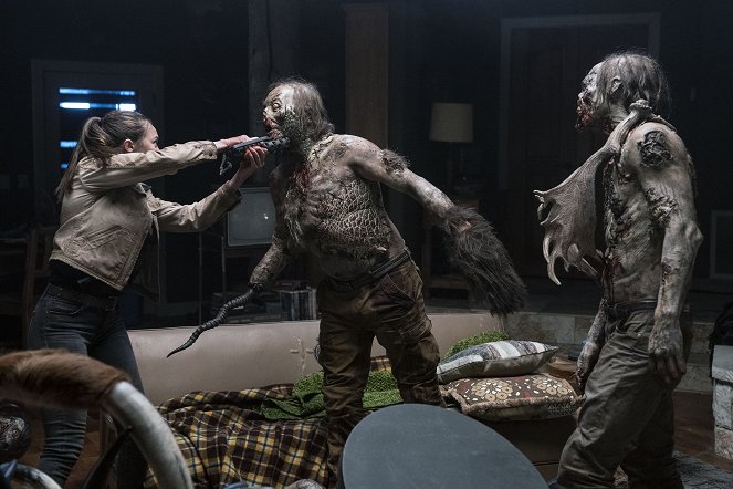 Fear the Walking Dead - Damage from the Inside - Van film