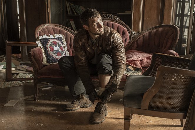 The Walking Dead: Mi vagyunk a világvége - Ebben az életben - Filmfotók - Nico Tortorella