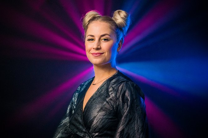 Vuosi vaihtuu 2020 - Promoción - Emma Karasjoki