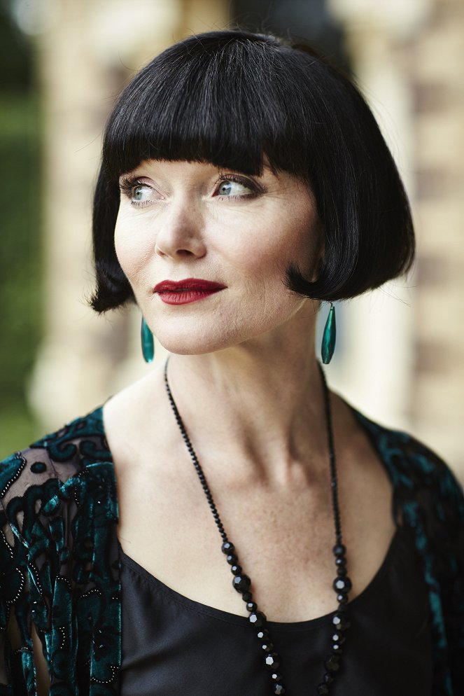 Neiti Fisherin etsivätoimisto - Season 3 - Promokuvat - Essie Davis