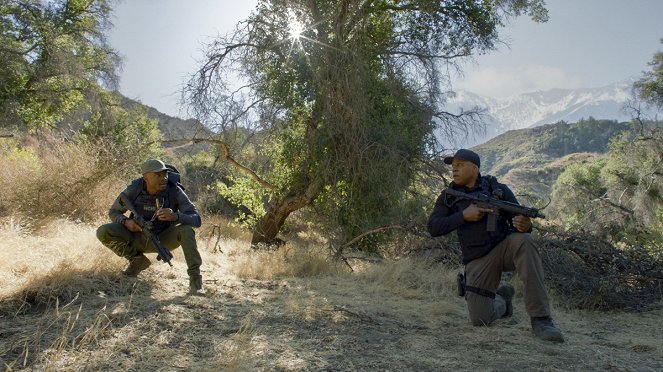 Agenci NCIS: Los Angeles - Raising the Dead - Z filmu