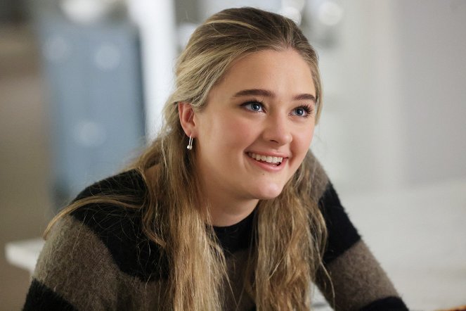 A Million Little Things - The Talk - Photos - Lizzy Greene