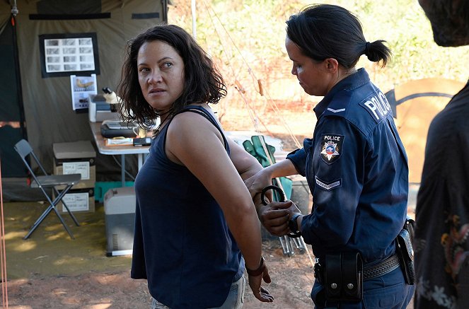 Mystery Road: The Series - Season 2 - The Road - De la película